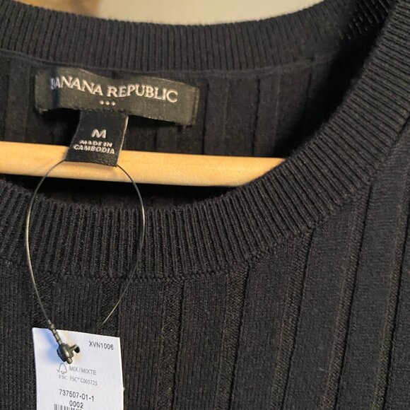 Sleeveless Ribbed Dress Tank - Picture 4 of 4